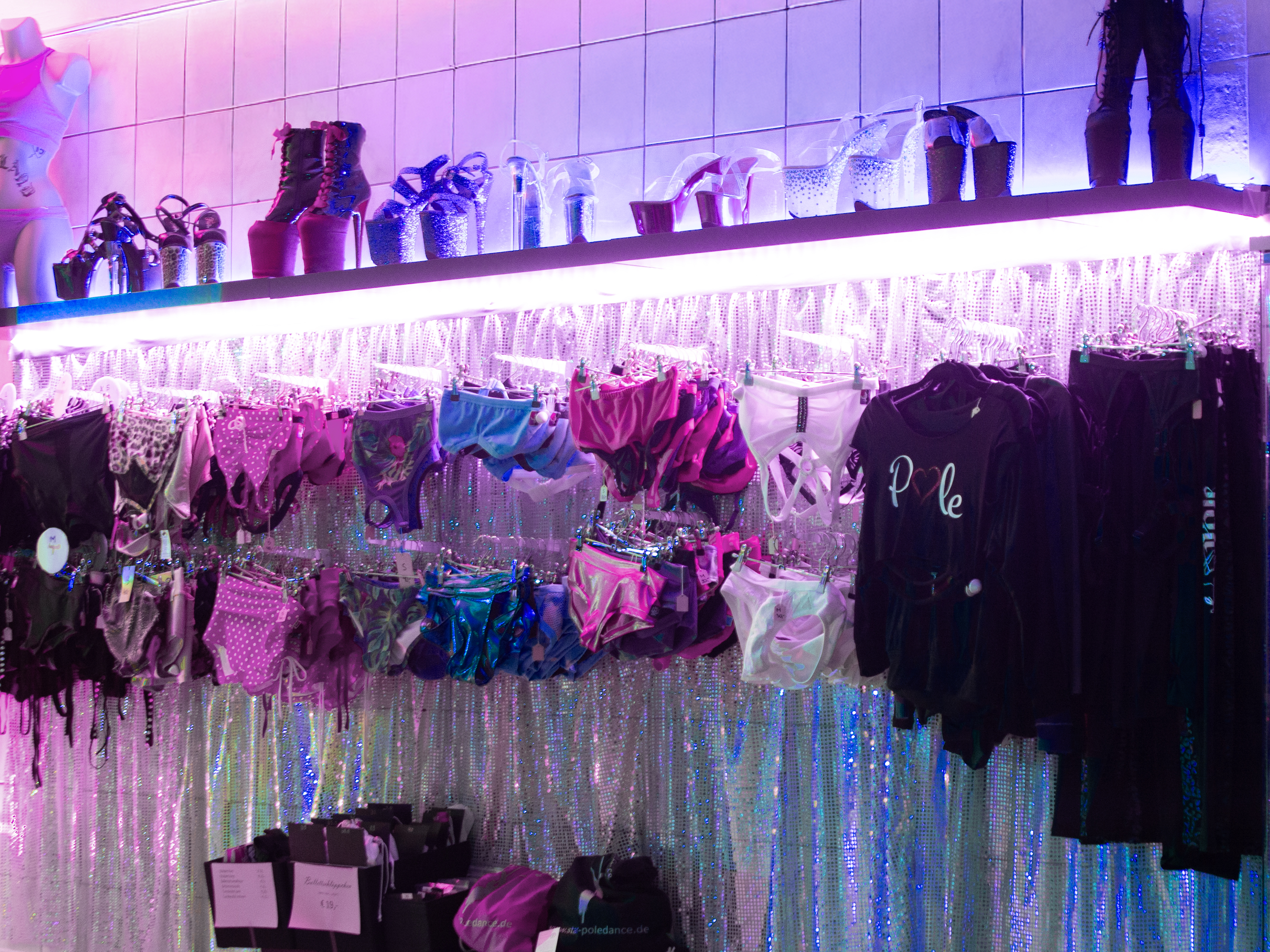 POLE BOUTIQUE